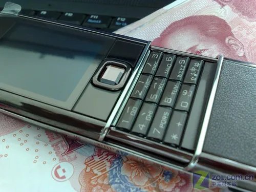 能买3台笔记本 诺基亚8800Arte新版到货