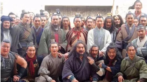 新水浒和老水浒哪个更好看？