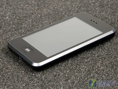 国产全触屏精品 魅族M8手机仅售1999元