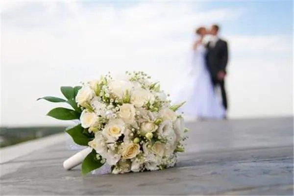 999朵玫瑰花代表什么意思 玫瑰花送几朵代表什么