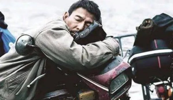 《失孤》原型终于找回,一家人相拥哭成泪人，被拐卖的儿子如今过得如何？