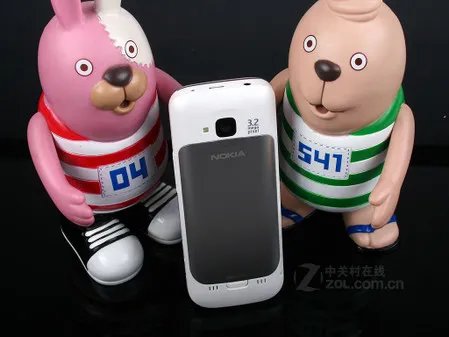 时尚直板智能音乐机 诺基亚C5仅售1050