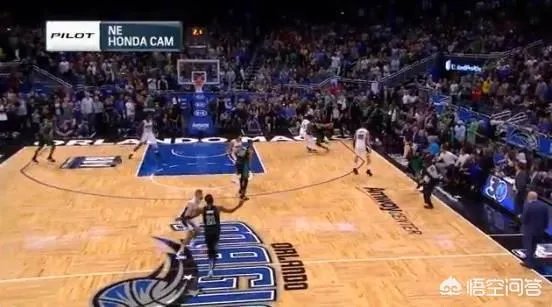绿军错失绝杀，欧文质疑海沃德不把球给自己，替补席对喷，队友冷眼旁观，你怎么看？