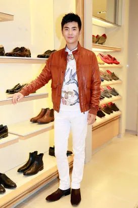 张晓龙遭调侃任人摸