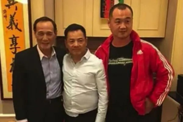 尹国驹和向华强同是黑帮老大，为何结局却大不相同？