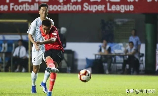 韦世豪长途奔袭助埃尔克森破门，球迷称这是来自未来国足锋线的配合，你怎么评价？