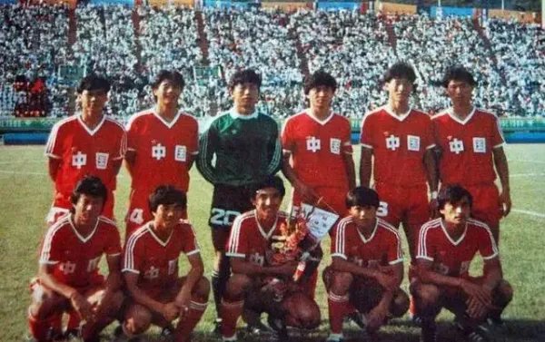 前中国足球主教练高丰文给我国足球事业做出了什么贡献？