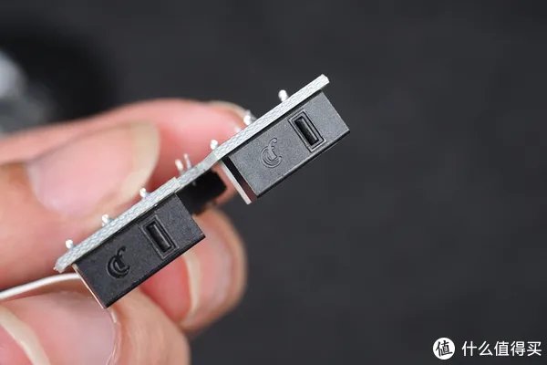 雷蛇炼狱蝰蛇V2游戏鼠标拆解评测 — 大改版，真香