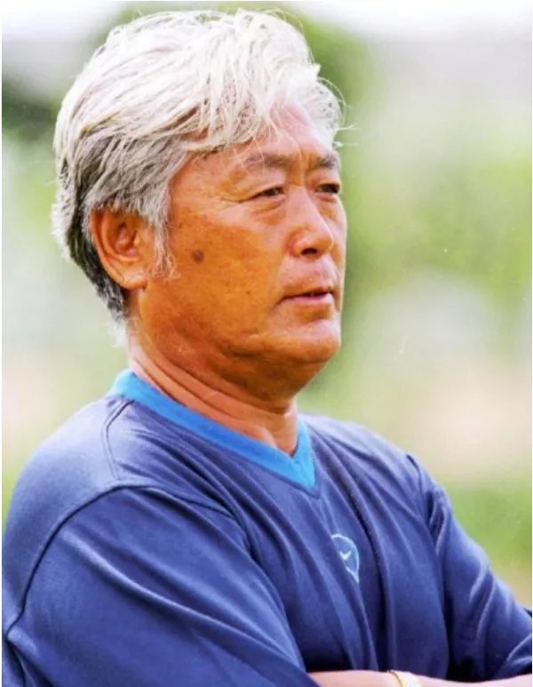 前中国足球主教练高丰文给我国足球事业做出了什么贡献？