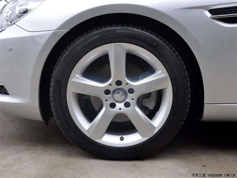 奔驰slk350和slk200在外观上有什么区别?