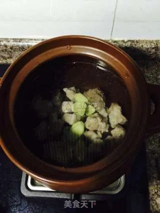 玉米萝卜排骨汤