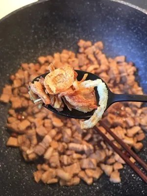 台南米糕里的肉燥的做法步骤图，怎么做好吃
