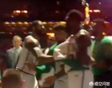 绿军错失绝杀，欧文质疑海沃德不把球给自己，替补席对喷，队友冷眼旁观，你怎么看？