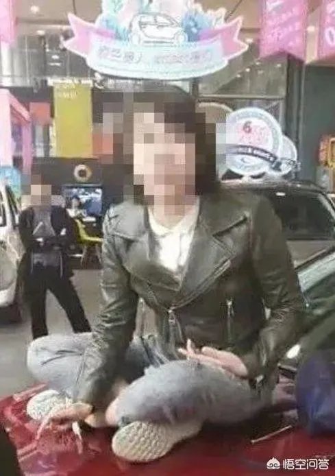 有人说奔驰车事件澎湃和央视出来报道后，其余的什么网站报社都一下子出来了？为什么？