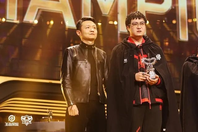 AG老帅官宣退居幕后，春季赛不会上场，给年轻人更多机会，离退役不远了，如何点评？