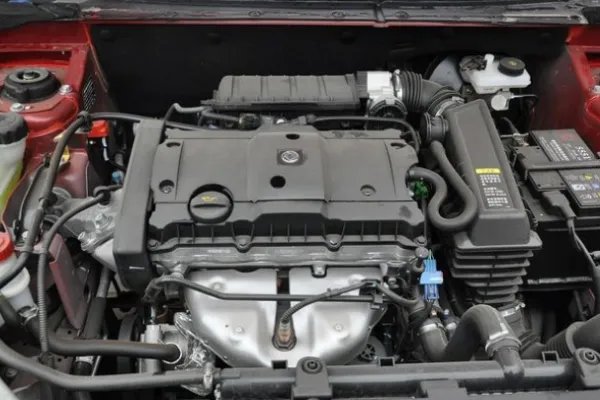 2012款东风风神s30 用的什么发动机