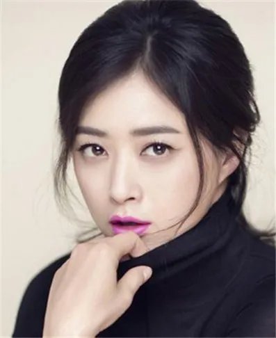 蒋欣妩媚女神写真图片欣赏 盘点其与叶祖新分手真相