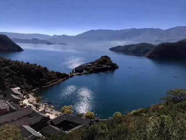 香格里拉和泸沽湖哪个更值得去？