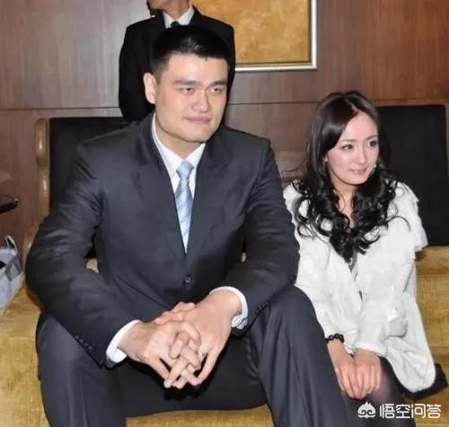 你觉得NBA球星和姚明一起合影会是什么效果？