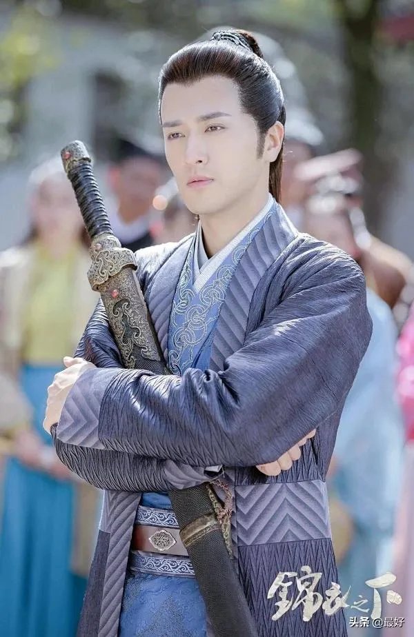 如果你能拥有一个金手指，出现在某部电视剧里，你最想出现在哪部电视剧里？为什么？