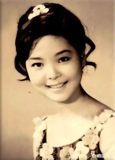 邓丽君为什么在那个年代那么红？