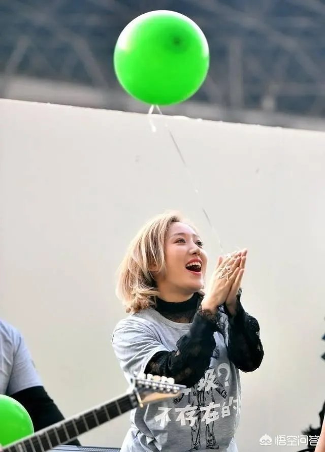 文筱婷把贵州恒丰队的队徽纹在腿上，你怎么看？