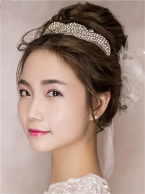 新娘时尚发型图片2017  新娘盘什么发型更时尚