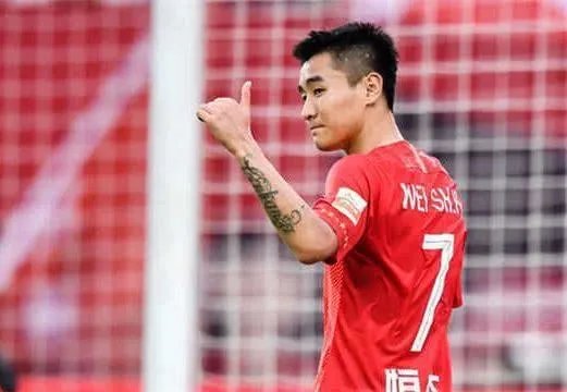 韦世豪长途奔袭助埃尔克森破门，球迷称这是来自未来国足锋线的配合，你怎么评价？