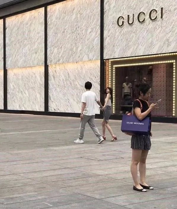 王思聪与豆得儿恋爱逛街是怎么回事？