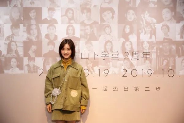 为何娱乐圈的经纪人屡遭粉丝诟病？