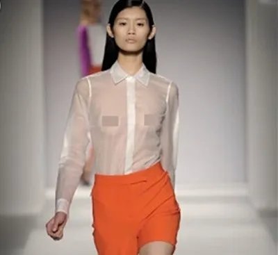 奚梦瑶透三点走秀图盘点  《爱上超模》展现鬼马本色