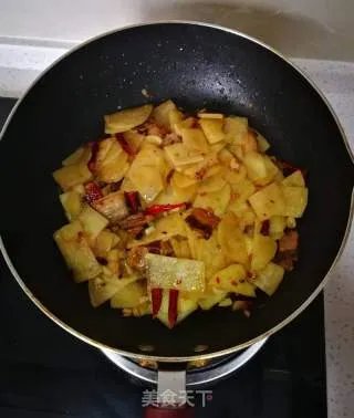 干锅土豆片