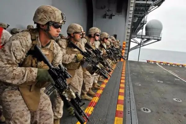 美国全球撤侨,美军征召100万预备役军人,是真的准备发动战争吗?