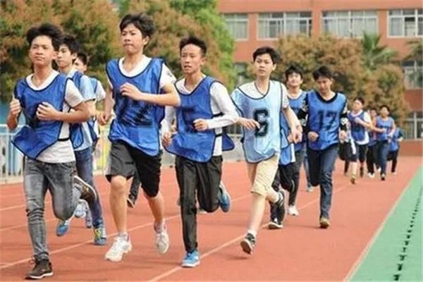 中考体育将达到和语数外同分值水平，这公平吗？