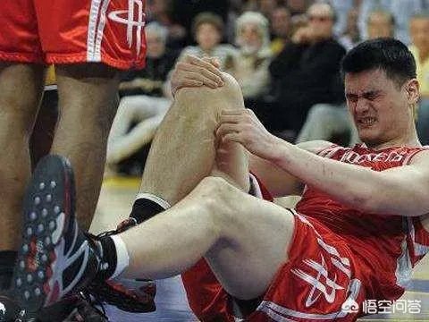 女子为步数排行每天暴走万步，3个月后膝盖出问题，你怎么看待这种问题？