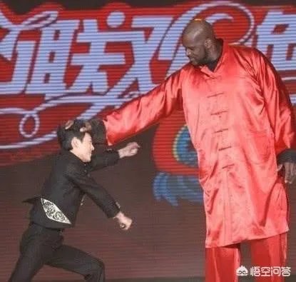 你觉得NBA球星和姚明一起合影会是什么效果？