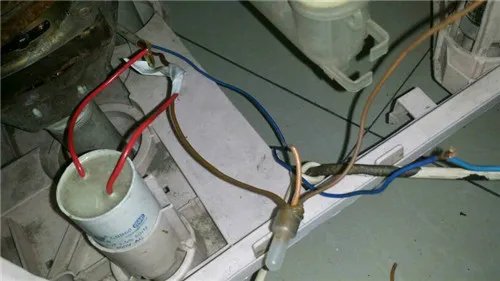 电机四根线如何接线