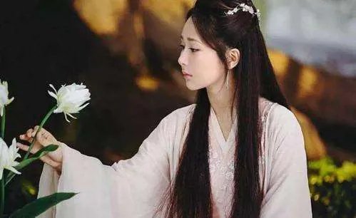 邓超说从小看杨紫戏长大,杨紫的回答为何被说很机智?