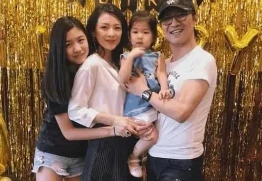 娱乐圈中绯闻最多的明星都有谁？