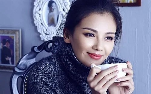 刘涛携儿女共拍杂志，为什么王珂没有一起出镜？