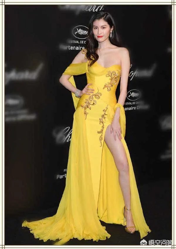 何穗红毯造型的突变，是受了奚梦瑶的影响吗？