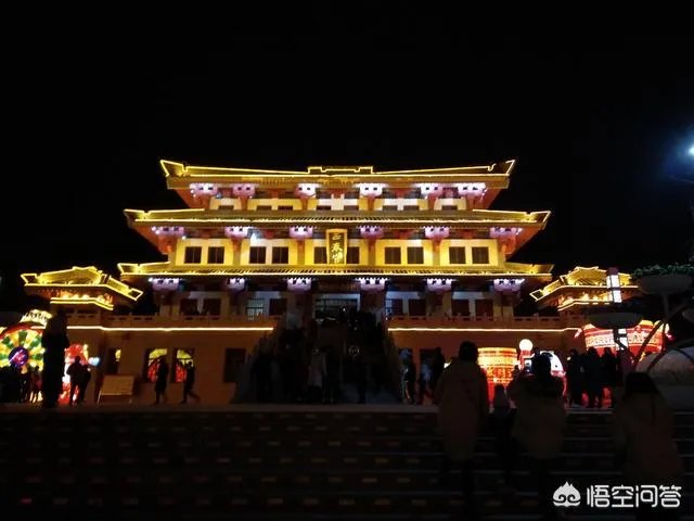 到了夜晚，兰州哪个建筑物吸引你？