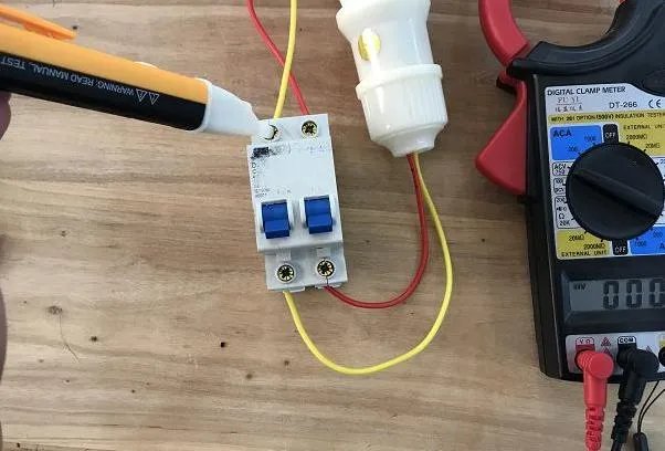 红蓝哪个是火线零线