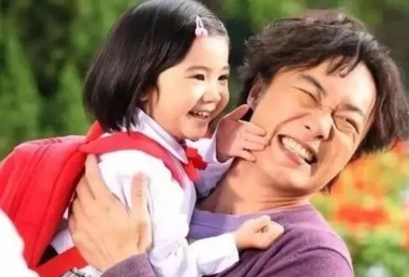 陈奕迅变得很穷了吗？他那些年挣的钱还够开支吗？