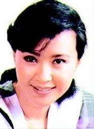 女演员方舒与屠洪刚离婚后，独自养育两个女儿，现在怎么样了？