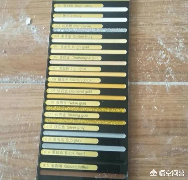 浅灰色背景墙用什么颜色的美缝剂好看？