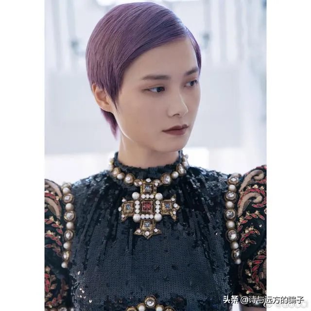 李宇春又拿下了Gucci的代言,到底为什么时尚圈那么喜欢她?