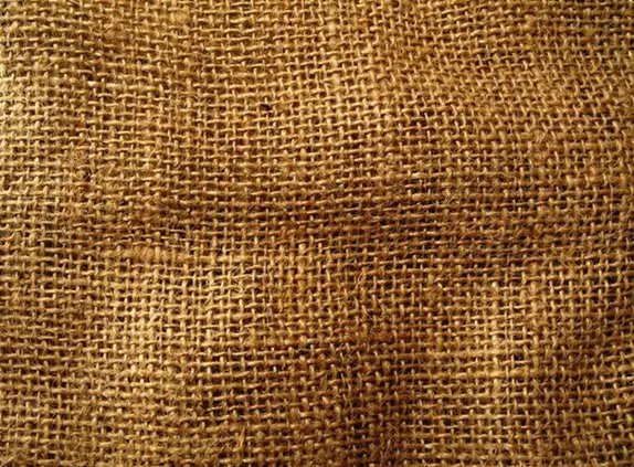 自从我爸听了王晗讲的祥康快车的节目，就对其讲的偏方深信不疑，还一一记录下来，有了病就用里面的偏方，