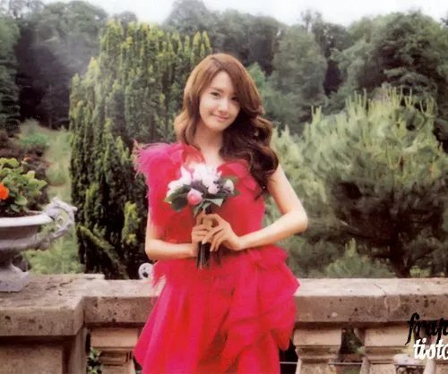 我觉得林允儿长得很一般阿,为什么那么多韩国男艺人喜欢她?!竟然包括nichkhun和张根硕!!!