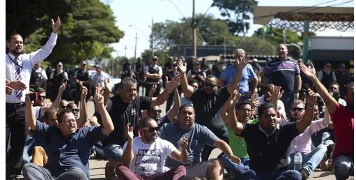 圣保罗进紧急状态是因为卡车司机大罢工吗？